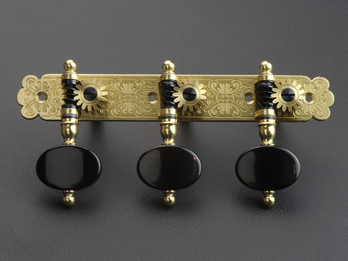 L351 Brass with Jet buttons 115mm plate