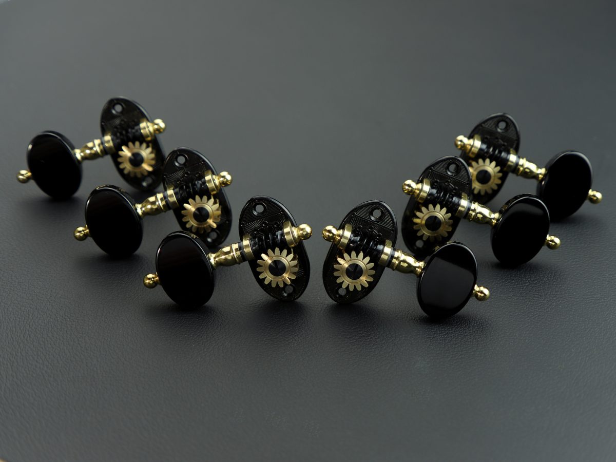 SS11 Black